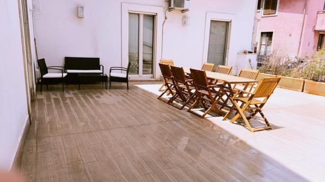 Suite Con Terrazza In Centro Storico Catania Bagian luar foto