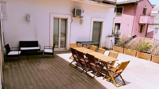 Suite Con Terrazza In Centro Storico Catania Bagian luar foto