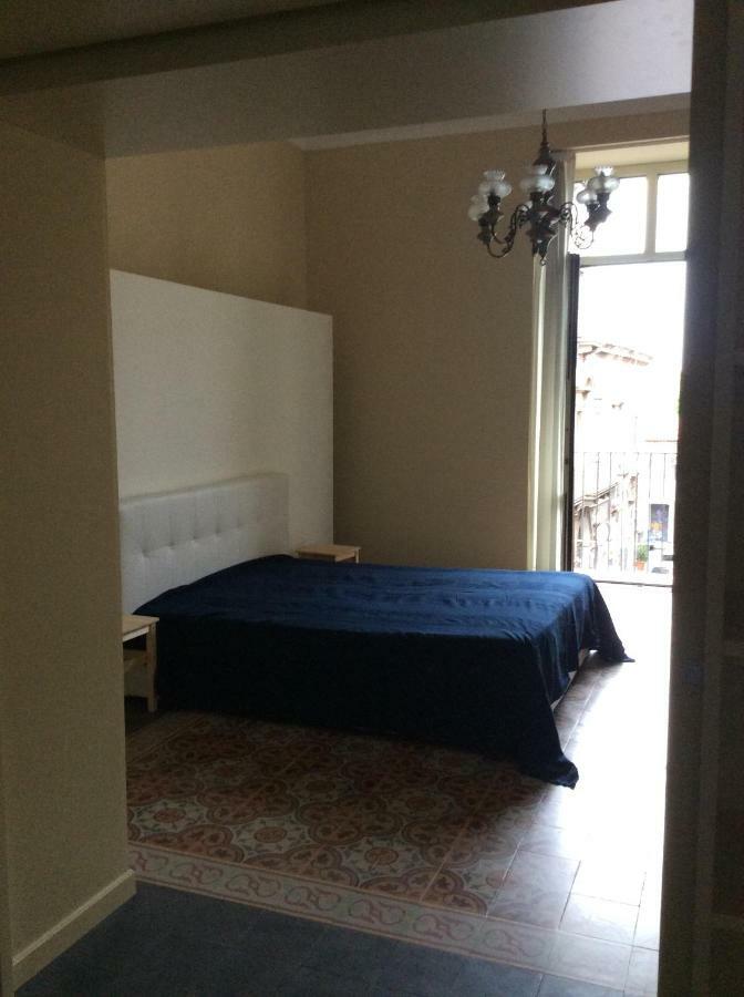 Suite Con Terrazza In Centro Storico Catania Bagian luar foto