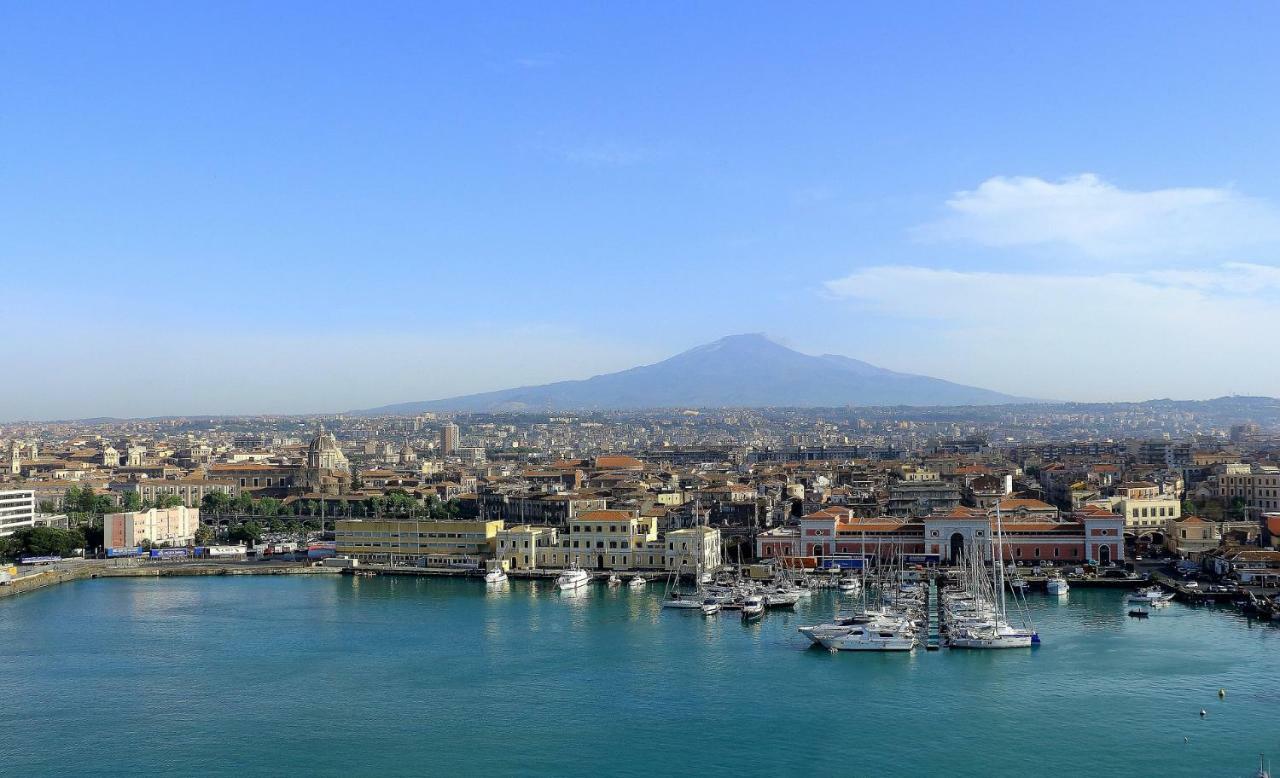 Suite Con Terrazza In Centro Storico Catania Bagian luar foto